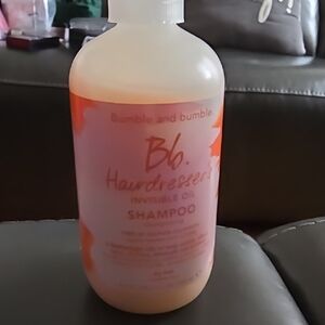 Bumble and bumble Invisible Oil Shampoo in Orange and Cream
